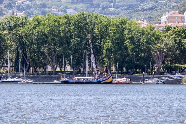 (ESGOTADO) Turismo Fluvial | Visitas ao Barco Varino Liberdade