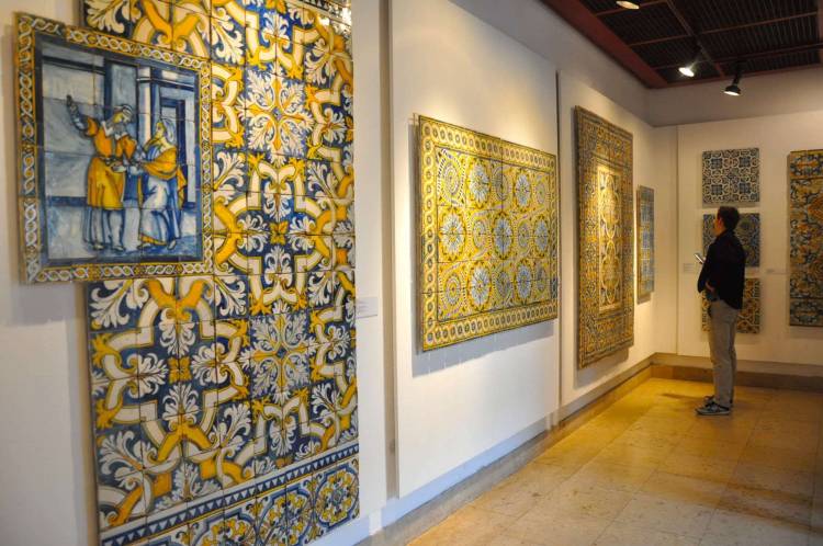 Visita guiada à exposição sobre os 179 anos da fábrica Viúva Lamego no Museu do Azulejo