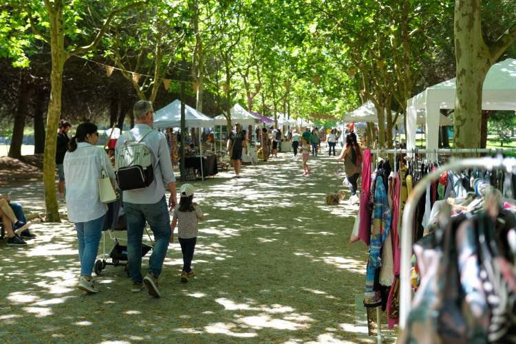 Almada Green Market