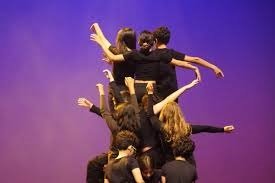 Teatro 'Duelo' em Arão