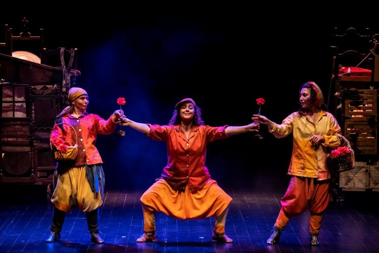 Teatro À(s) Quinta(s) - “Les Uns Sur Les Autres” - Companhia Certa -Varazim Teatro (Póvoa de Varzim)