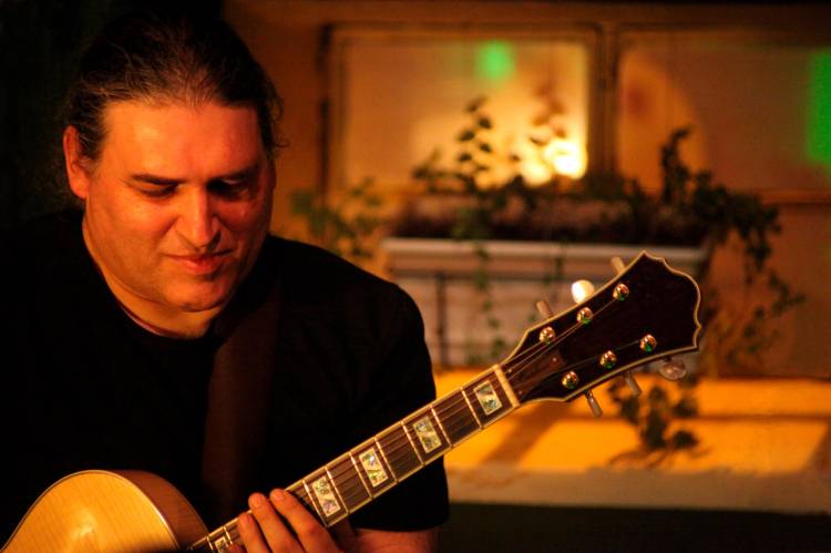 Carlos Peninha ' Tocar o Chão' | TBA