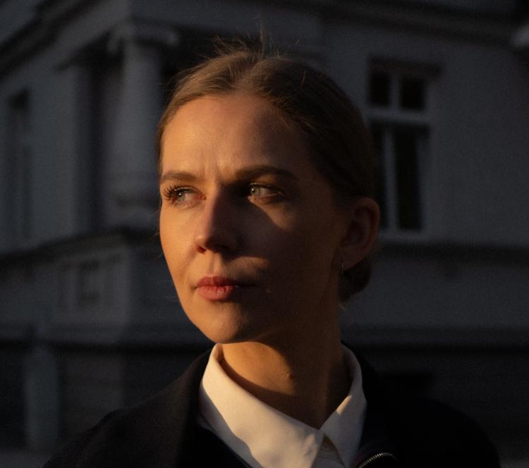 Ciclo in-ti-mis-ta – Yana (Polônia)