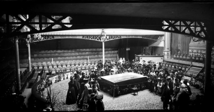 DERIVA — TEATROS DESAPARECIDOS DA CIDADE DO PORTO 