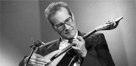 Exposição “Carlos Paredes, uma historia de amor à guitarra portuguesa”