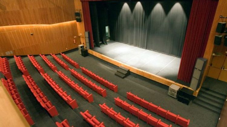 10º Festival da Música, organizado pela Nova Atena, no auditório Ruy de Carvalho