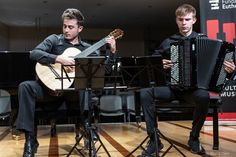 Dúo Acordeón y Guitarra: Dúo Cintura-Gerolin: Marco Gerolin, acordeón – Pietro María Cintura, guitarra (Italia). Centro Cultural Unicaja