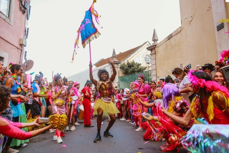 Colombina Clandestina :: 12 meses, 12 acções no Metropolitano de Lisboa