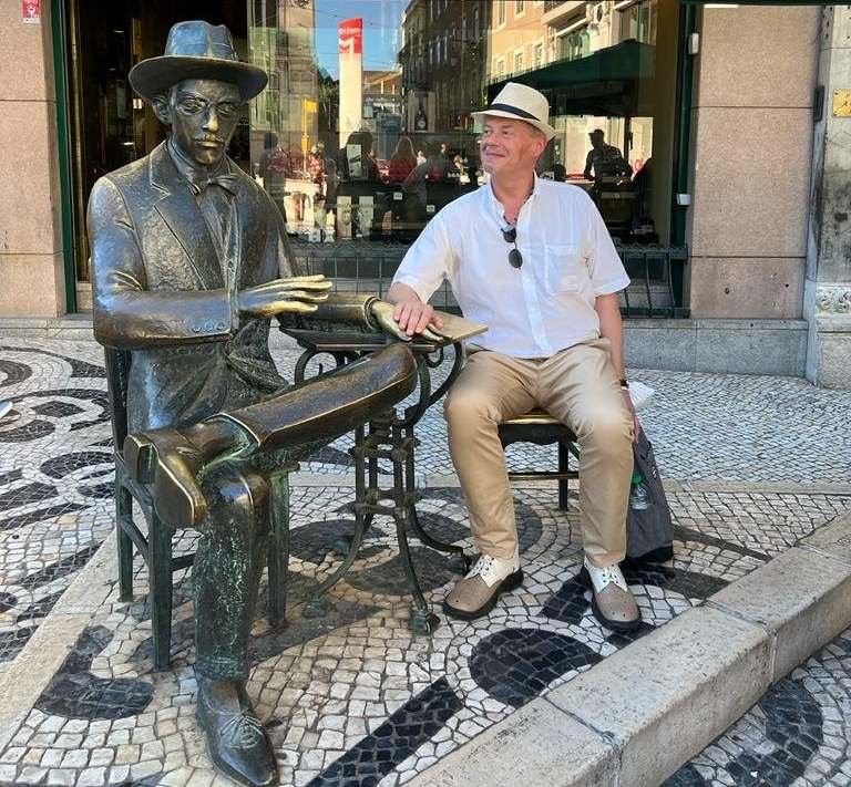 Nas Ruas de Fernando Pessoa