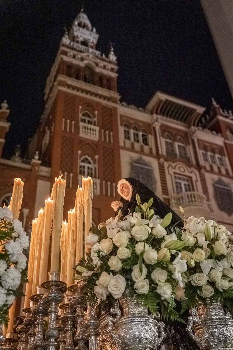Viernes Santo: Procesión de La Soledad