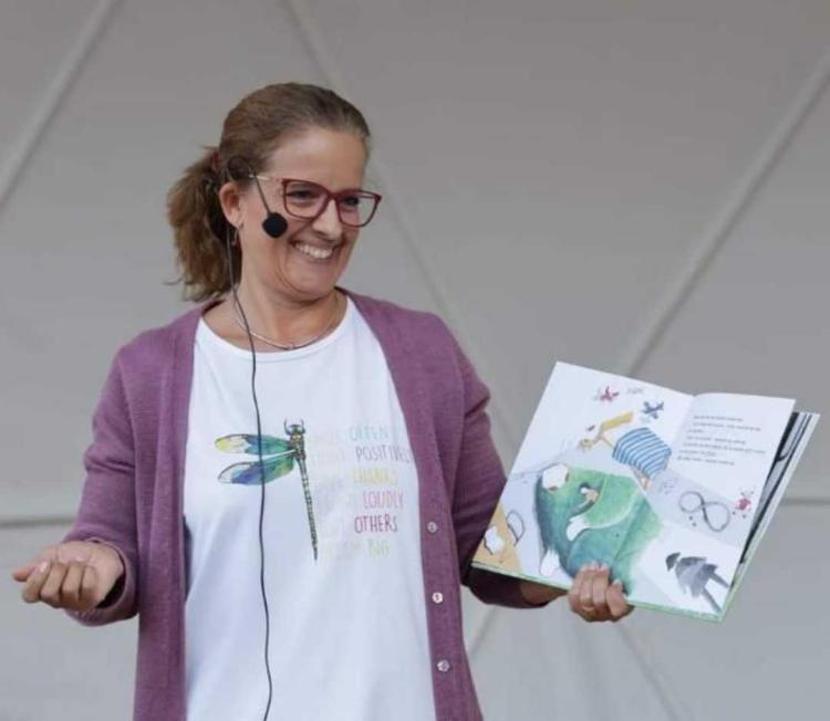 HORA DO CONTO - 'Com notas musicais que encantam histórias'