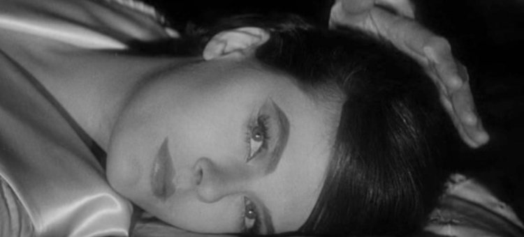 O ÓRGANO SAE Á RÚA · L’ANNÉE DERNIÈRE À MARIENBAD