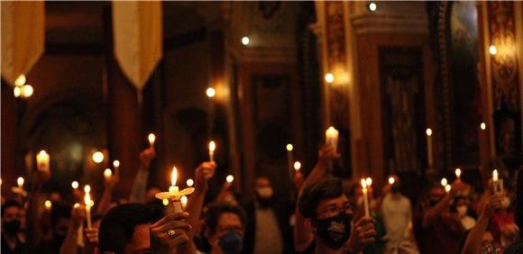 Semana Santa - Vigília Pascal - com batismo de adultos