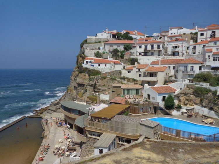 Caminhando entre Praias e Vinhas de Colares