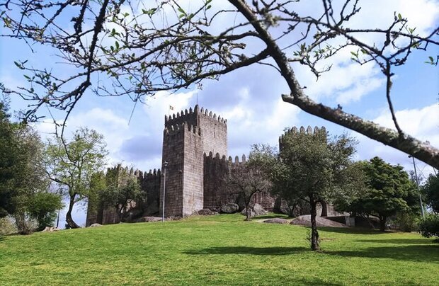 Visita orientada ao Castelo e Igreja de S. Miguel