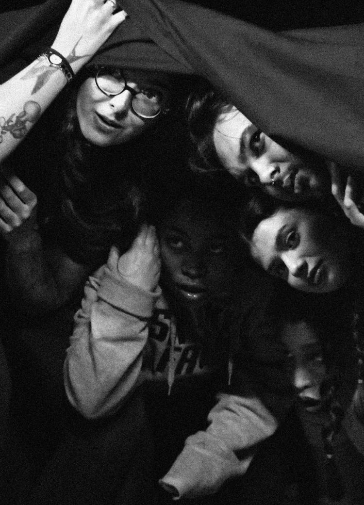 MTU'25 — Pássaros Mortos Ainda Fazem Sombra