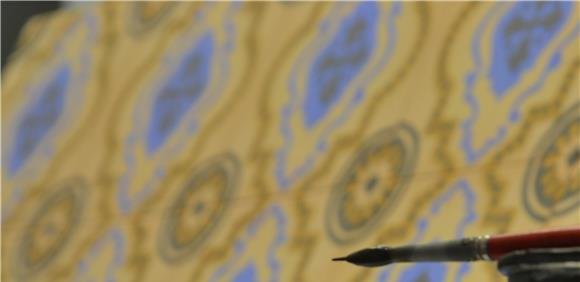 Oficina criativa de pintura em azulejo