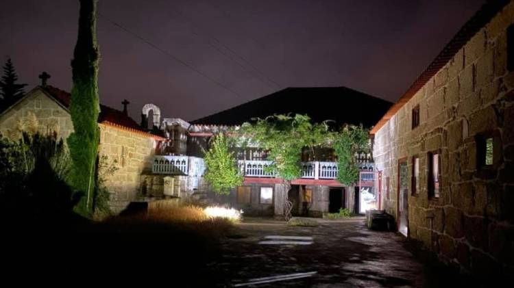 Exposição “A Cor do Barro Preto” de Jorge Marinho