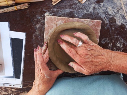 OFICINA DE CERÂMICA PARA PESSOAS COM DEFICIÊNCIA VISUAL, com Cristiano Christillin