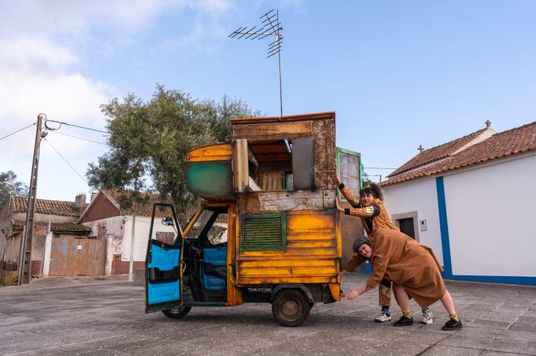 BUGIGANGA - Espetáculo d'A Nariguda no Bairro do Forte da Bela Vista em Setúbal