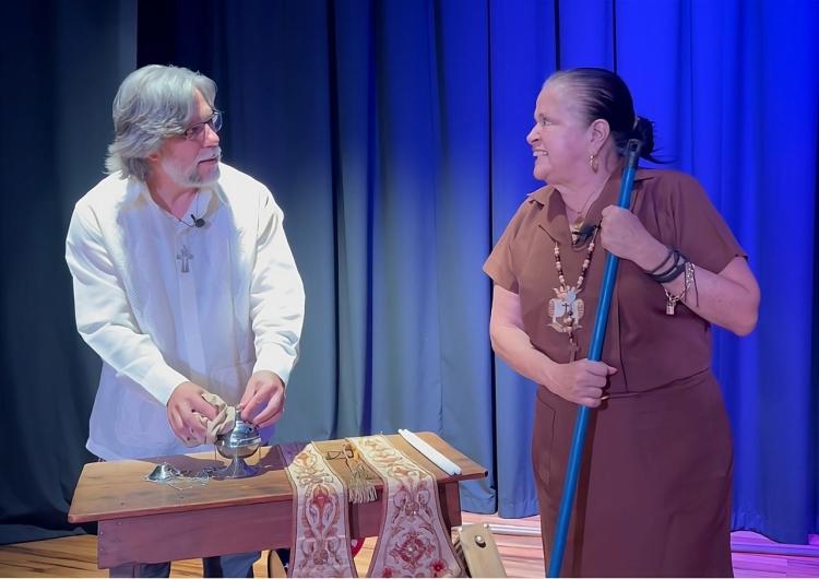 Obra de teatro: Para Vestir Santos – De lo sublime a lo terrenal