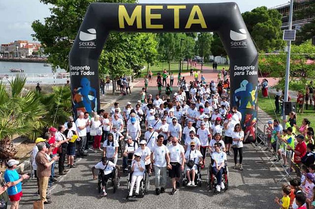 X Caminhada Solidária Dá Rodas aos Sapatos