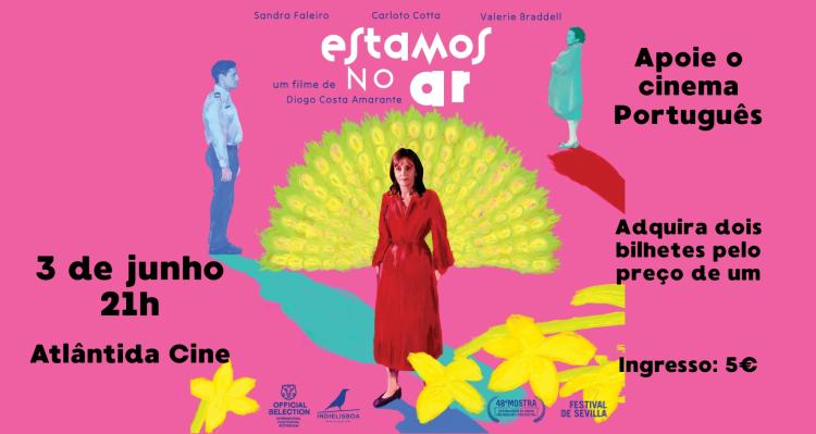 Exibição do filme 'Estamos no Ar'