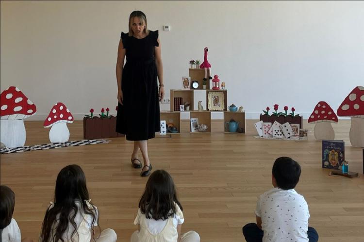 Conto Teatralizado  | Alice no Pais das Maravilhas