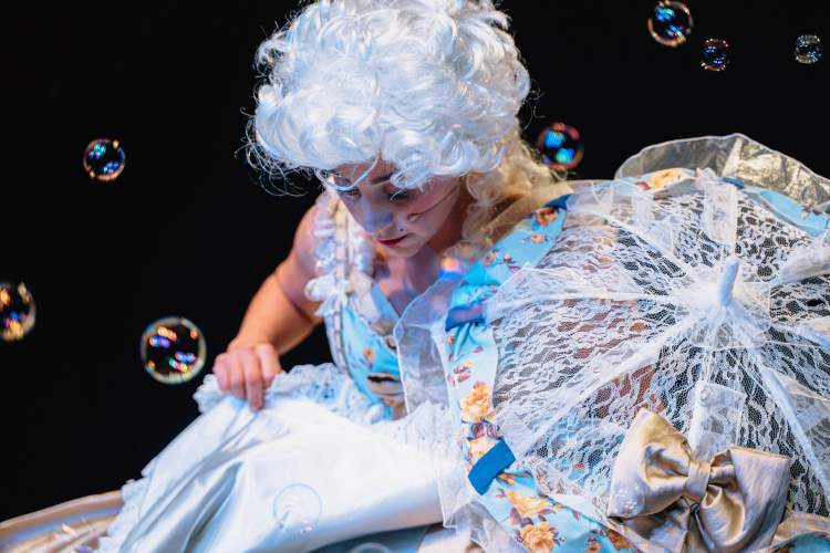 «BURBUJA»- TÍTERES SIN CABEZA