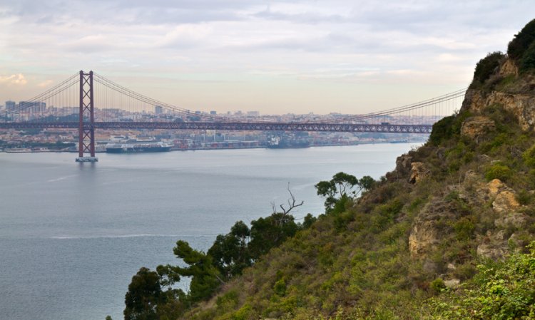 Visita guiada Do Cristo Rei ao Tejo: uma descida no tempo