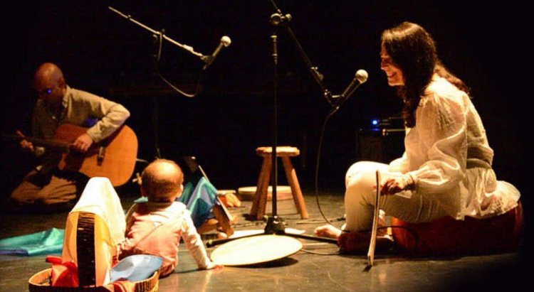 Nana pelo Mundo | Espetáculo para Bebés e Famílias