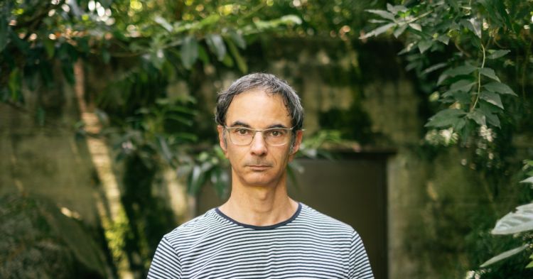 Rafael Toral
                                Traveling Light