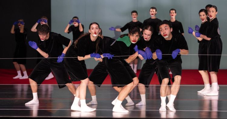 Marlene Monteiro Freitas / Ballet de l’Opéra de Lyon - Canine Jaunâtre 3