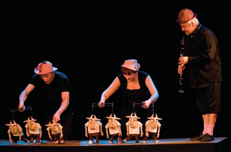 LOS 7 CABRITILLOS Y LOS TRES CERDITOS – CIA ELFO TEATRO