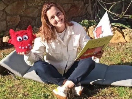 NOITE DE CONTOS com Thays e Cátia Costa