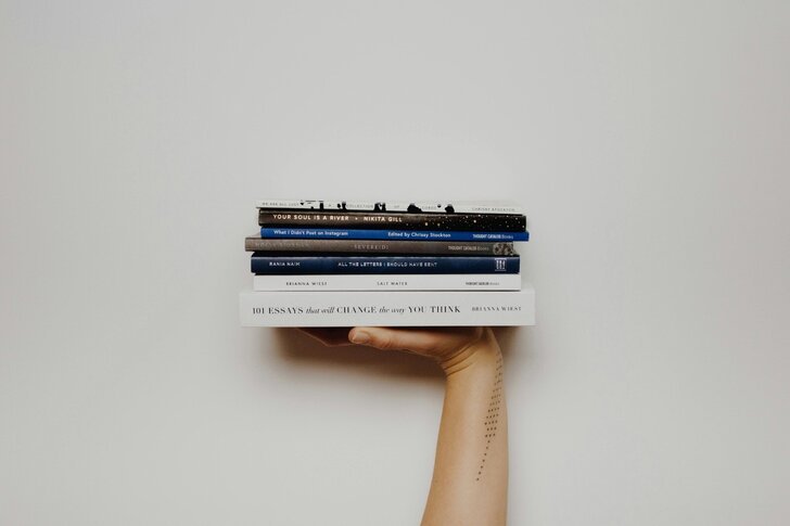 LIVROS DE PALMO E MEIO COM MALA D´HISTÓRIAS
