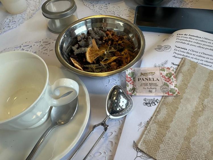 TALLER DE INFUSIONES aprende sobre las propiedades de las hierbas y crea tus propias mezclas