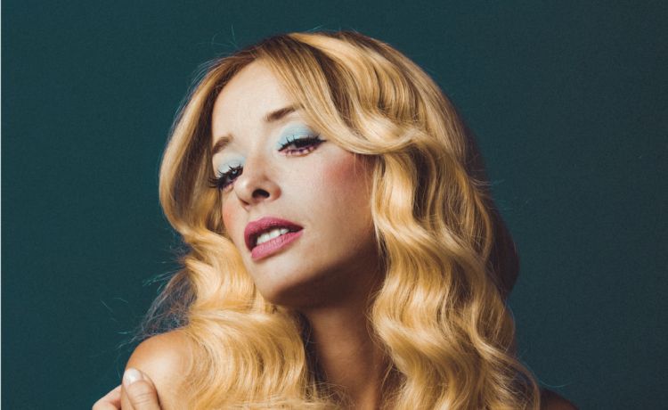 BANDA ALVARENSE CONVIDA MARISA LIZ