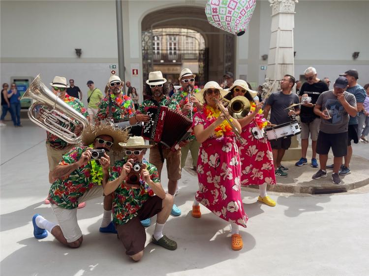 In.Str – Jazz - Street Food in.Str // TURISTAS ACIDENTAIS E OS DESENHOS ANIMADOS