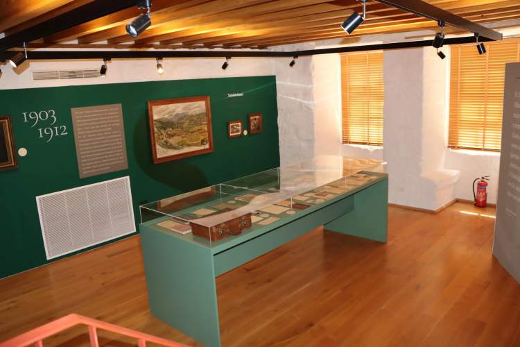 Visita guiada à exposição “Entre Ruínas e Fantasmas: a vida e a obra de Teixeira de Pascoaes”