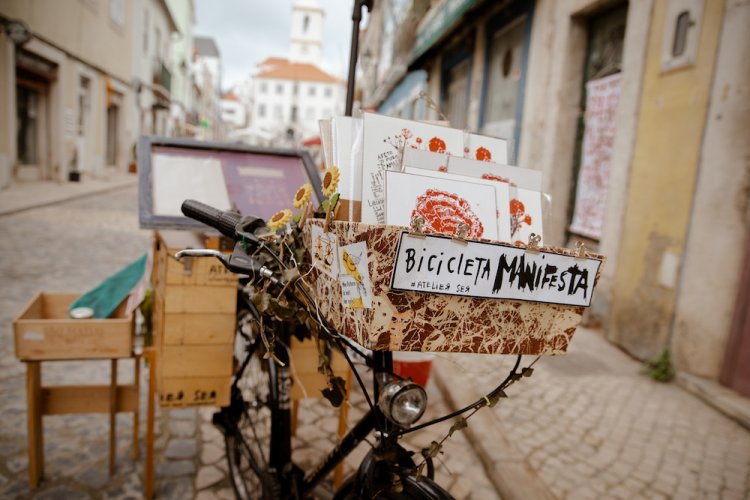 Bicicleta MANIFesta – oficina ambulante de serigrafia e pensamento