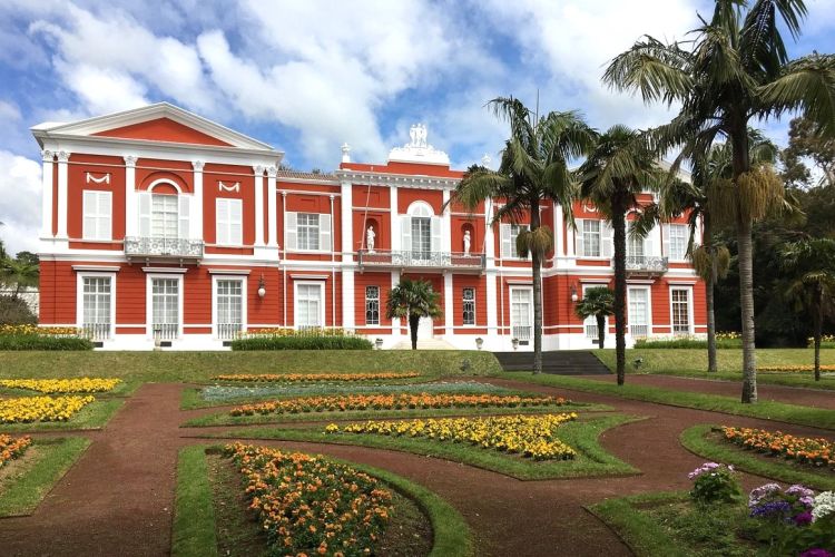 Descubra o jardim do Palácio de Sant'Ana