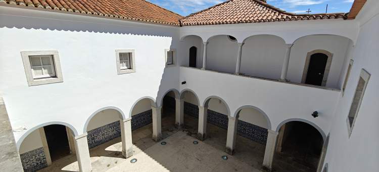 Visita Encenada ao Convento dos Capuchos: Memórias do Convento