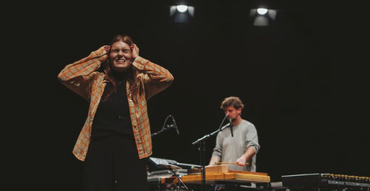 Devo dançar também no escuro?