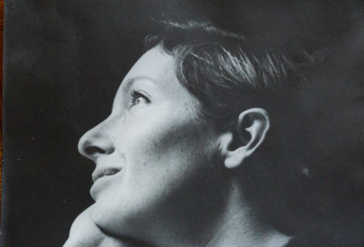 NO CAMINHO QUE PISAS, QUAL O RASTO QUE DEIXAS? | Homenagem a Yvette K. Centeno, no Teatro São Luiz