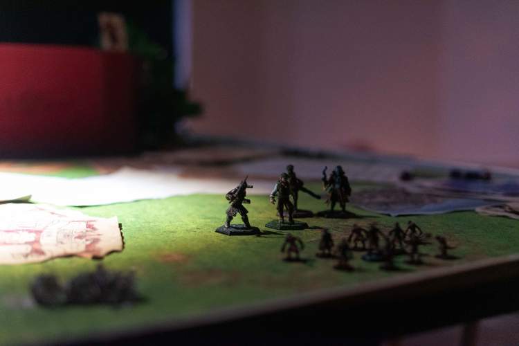 Sessões de jogos narrativos, com teatroàfaca | teatroàespada