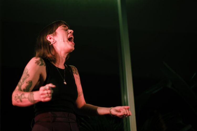 Voz e Corpo - Oficina de Teatro