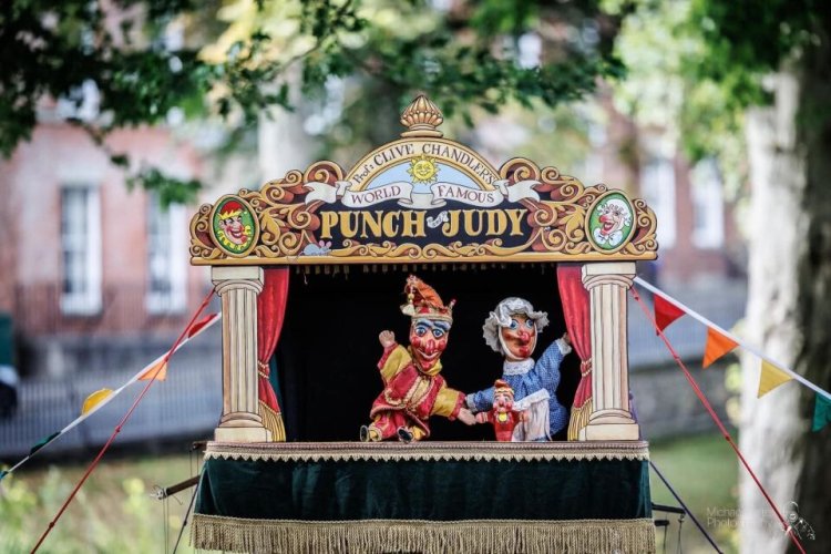 Clive Chandler - Punch & Judy | (Inglaterra)