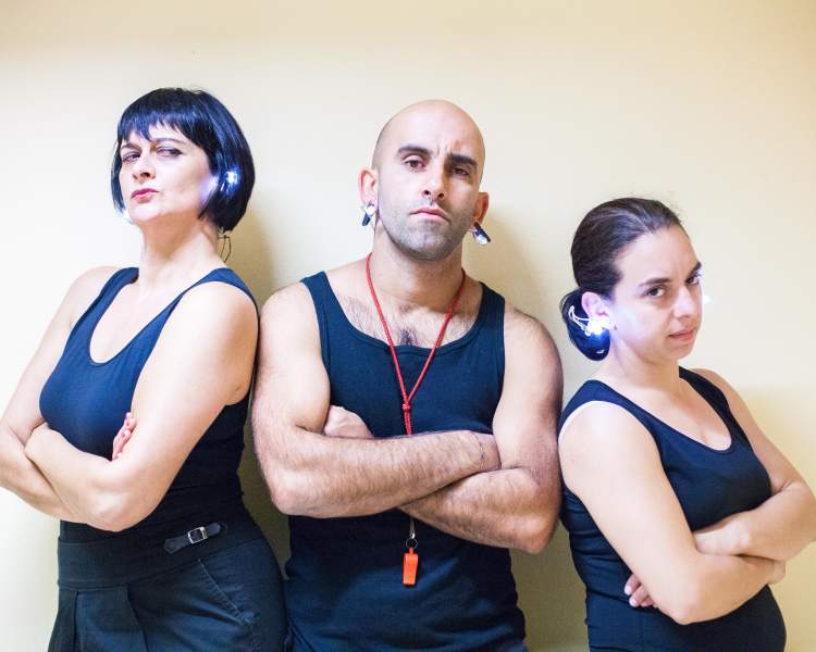 OS BRINCOS À RONALDO E OUTRAS HISTÓRIAS