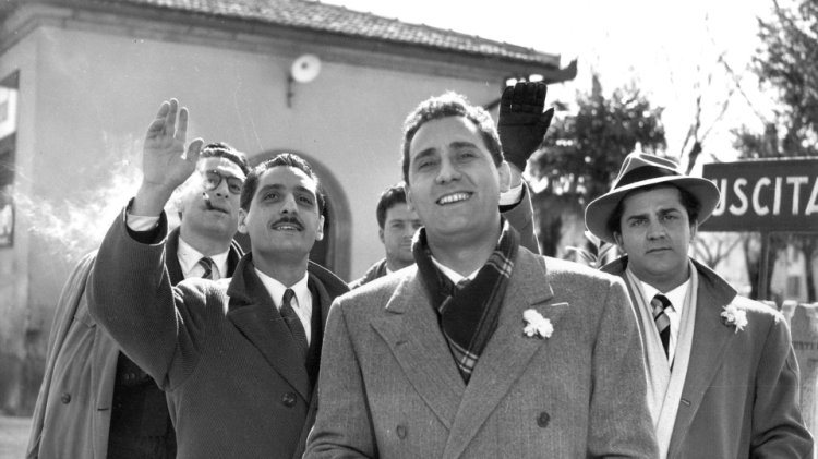 Os Inúteis - Federico Fellini